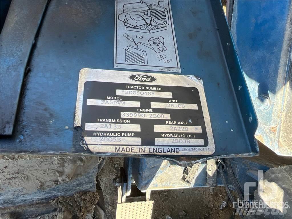 Ford 7740 Трубоукладачі