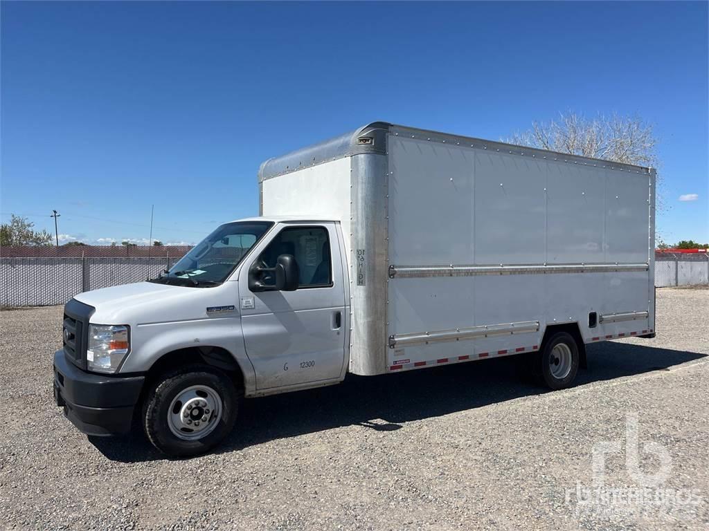 Ford E-350 Панельні фургони