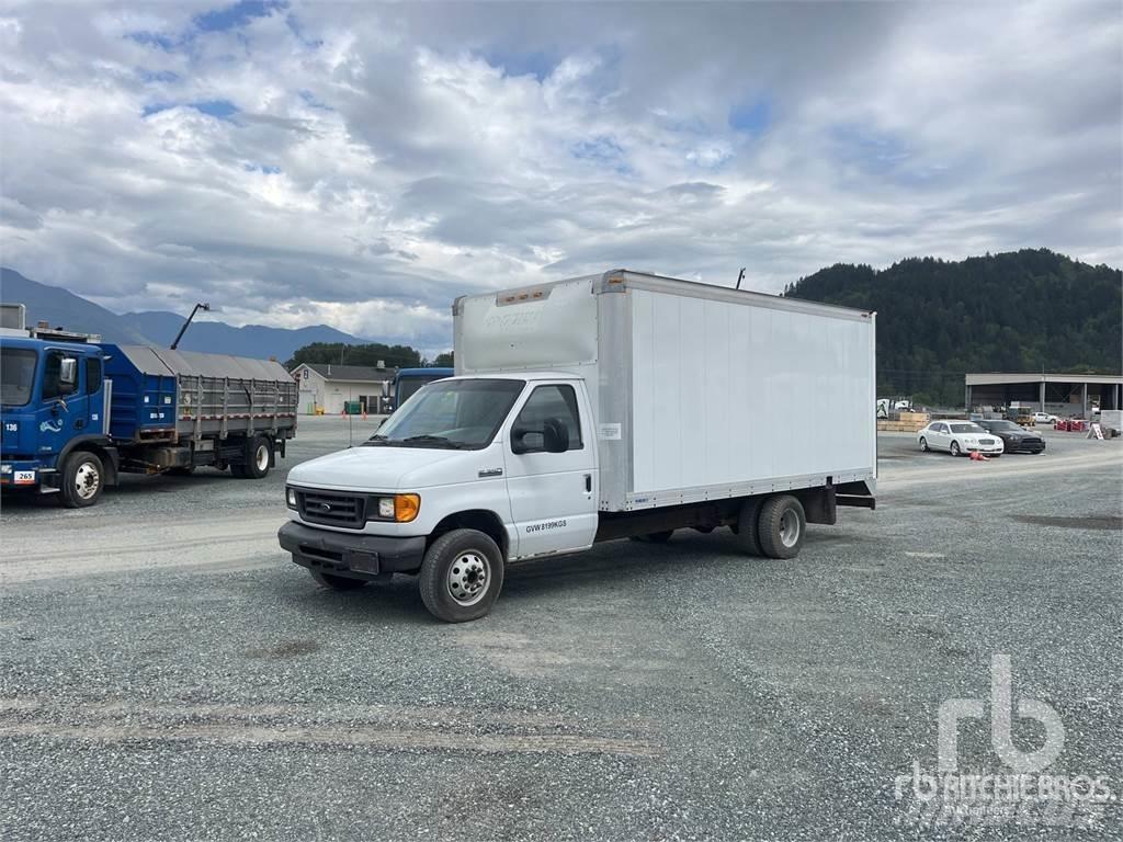 Ford E350 Панельні фургони