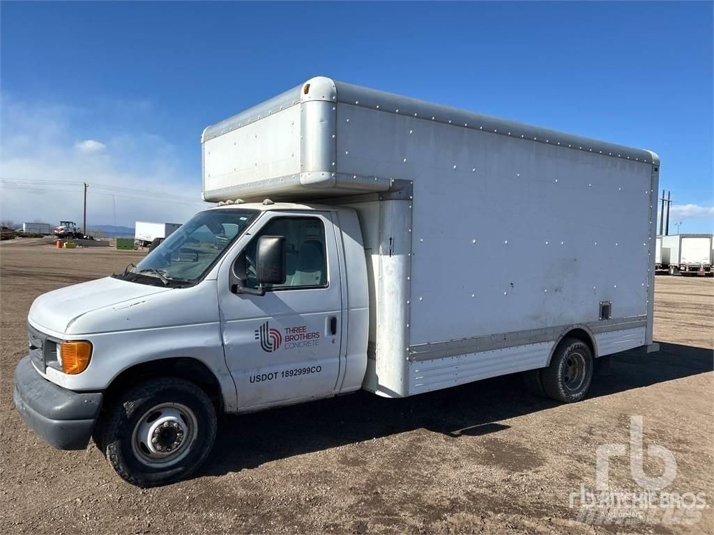 Ford E450 Панельні фургони