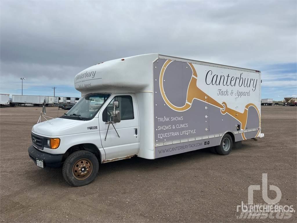 Ford E450 Панельні фургони