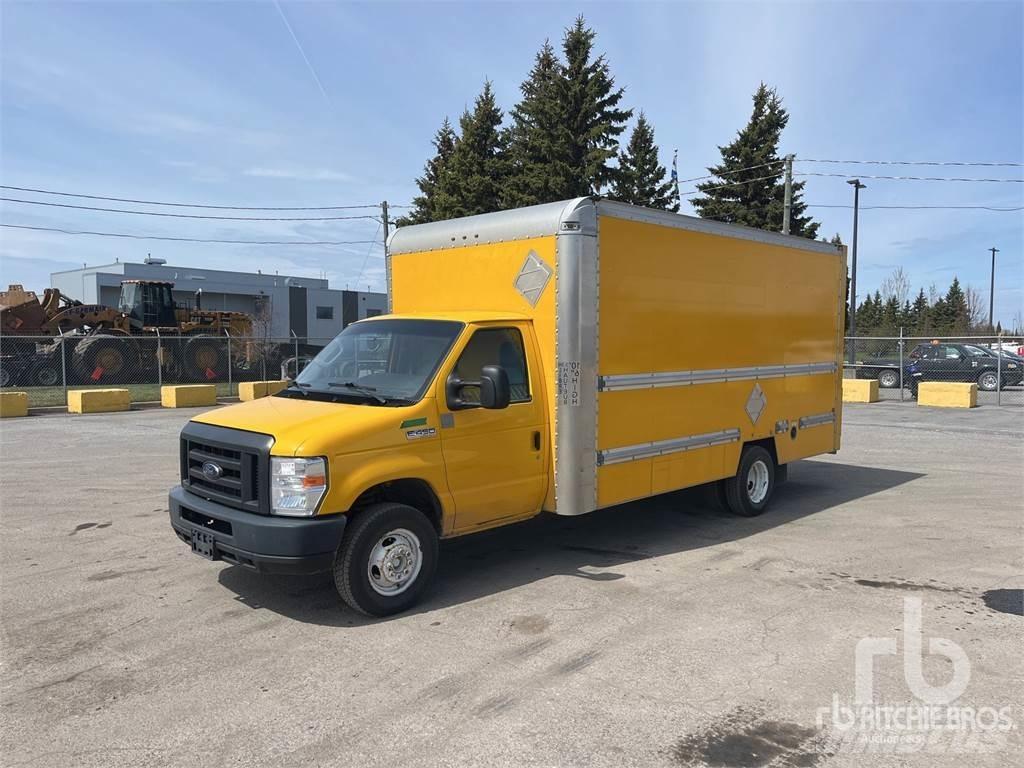 Ford E450 Панельні фургони