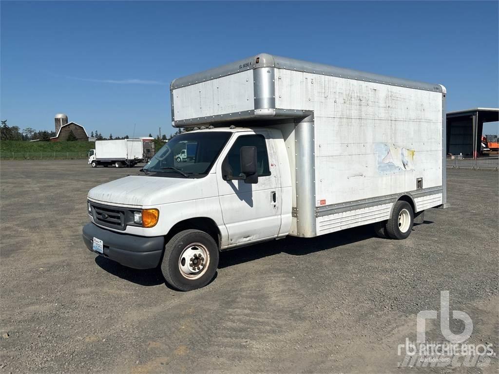 Ford E450 Панельні фургони