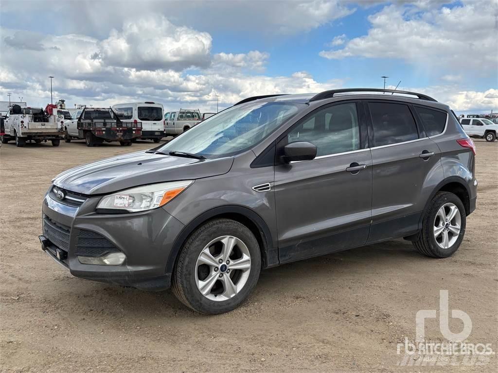 Ford ESCAPE Пікапи / Бічне розвантаження