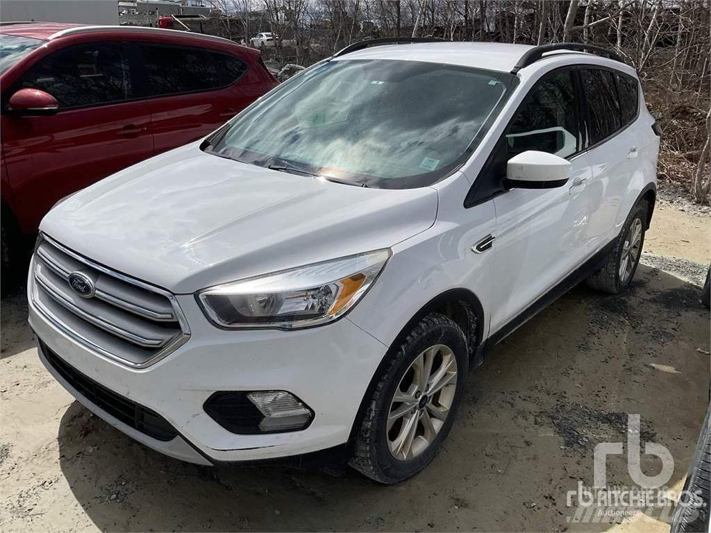 Ford ESCAPE Пікапи / Бічне розвантаження