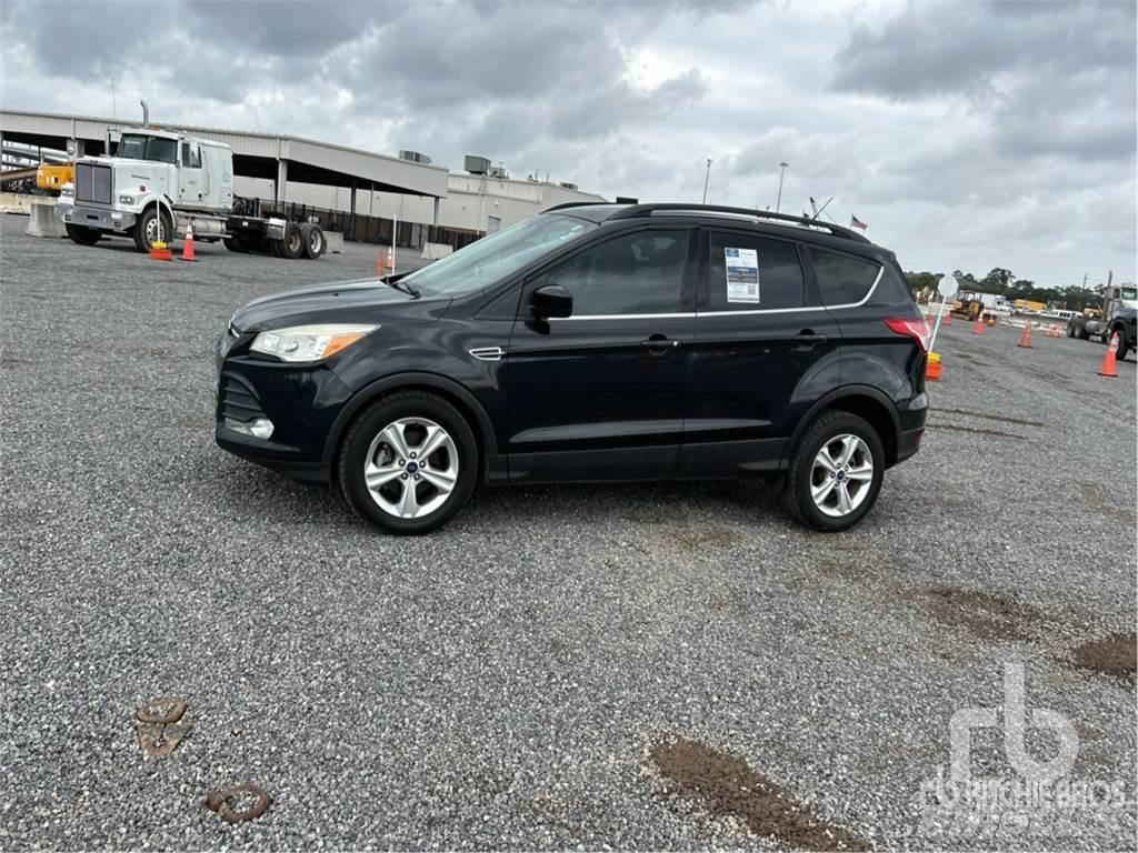 Ford ESCAPE Пікапи / Бічне розвантаження