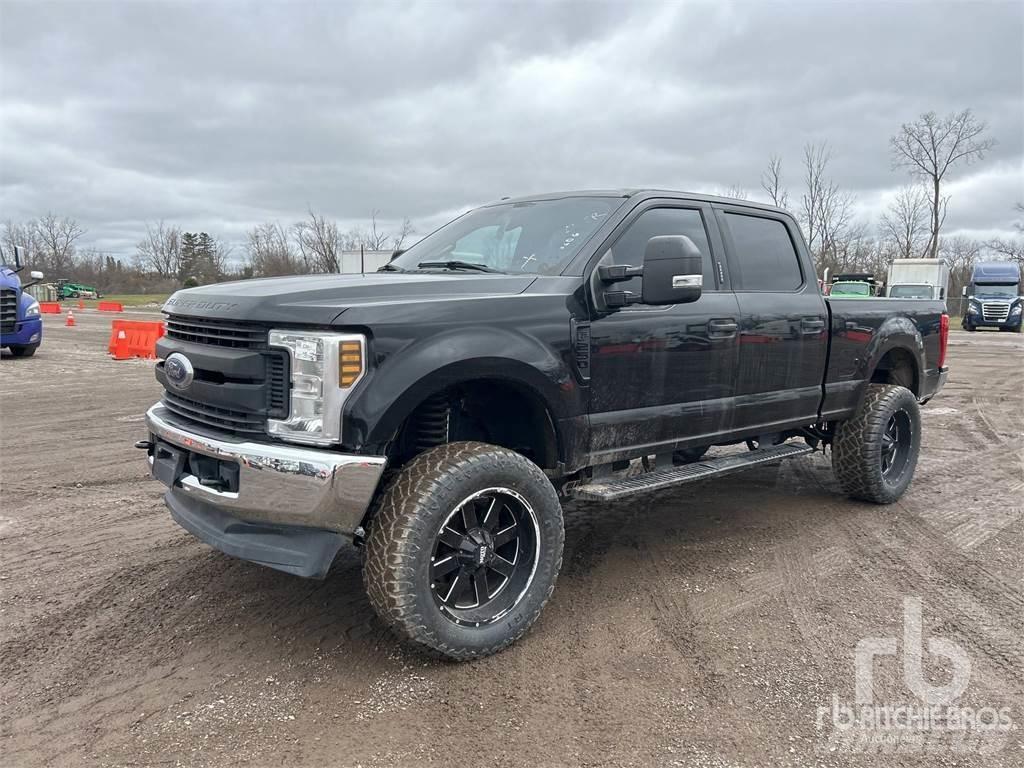 Ford F-250 Пікапи / Бічне розвантаження