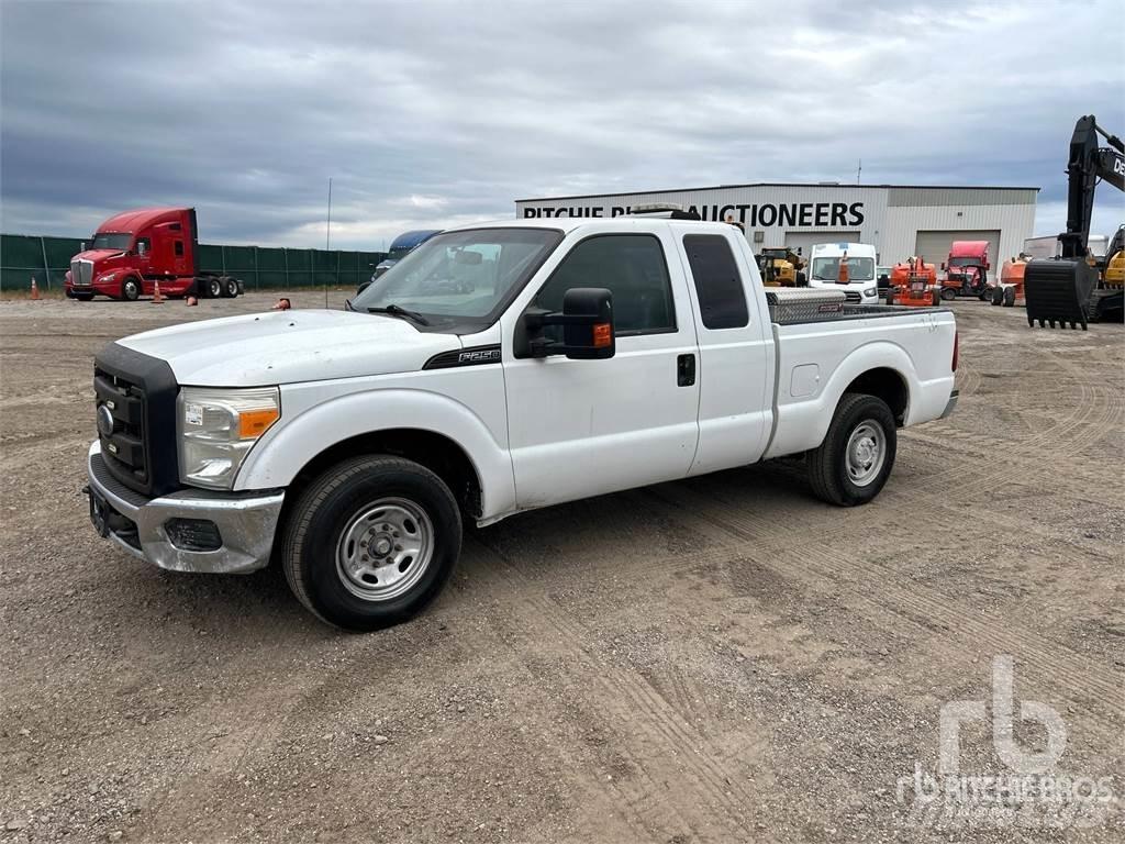 Ford F-250 Пікапи / Бічне розвантаження