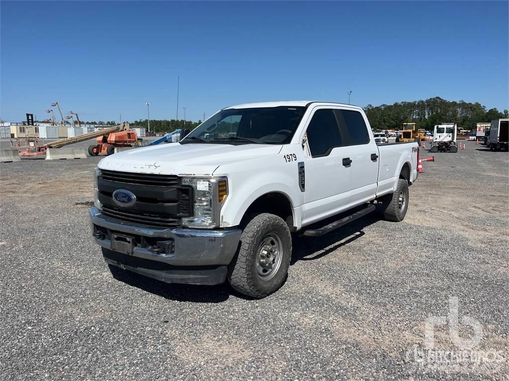Ford F-250 Пікапи / Бічне розвантаження
