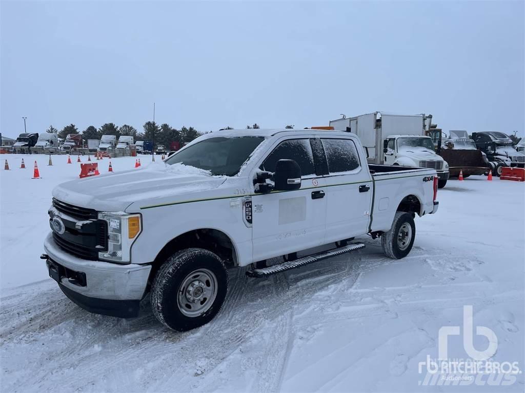 Ford F-250 Пікапи / Бічне розвантаження