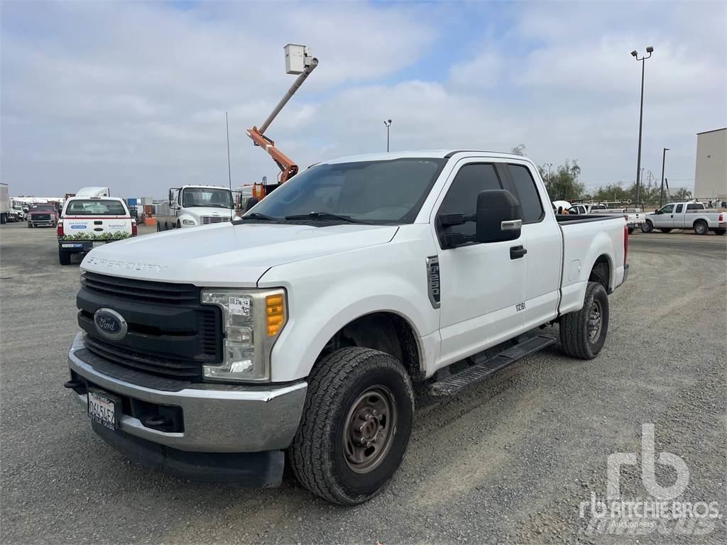Ford F-250 Пікапи / Бічне розвантаження