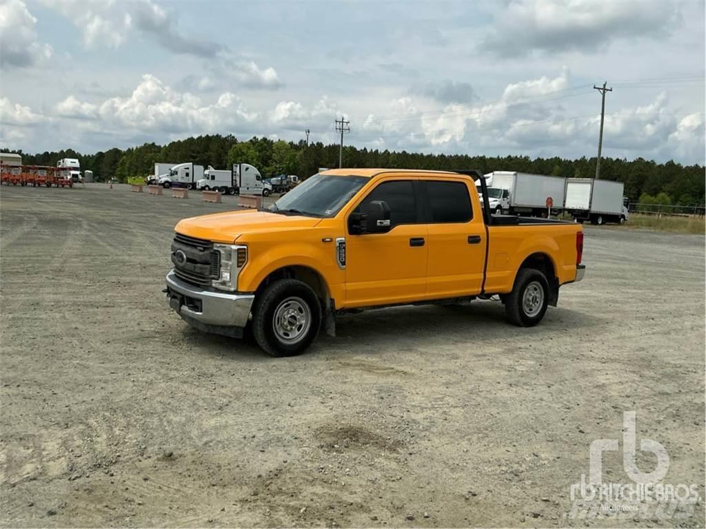Ford F-250 Пікапи / Бічне розвантаження