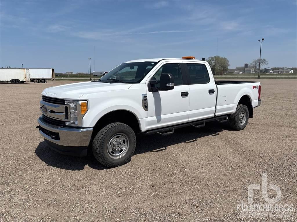 Ford F-250 Пікапи / Бічне розвантаження