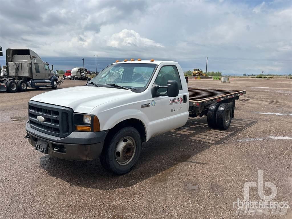 Ford F-350 Вантажівки-платформи/бокове розвантаження