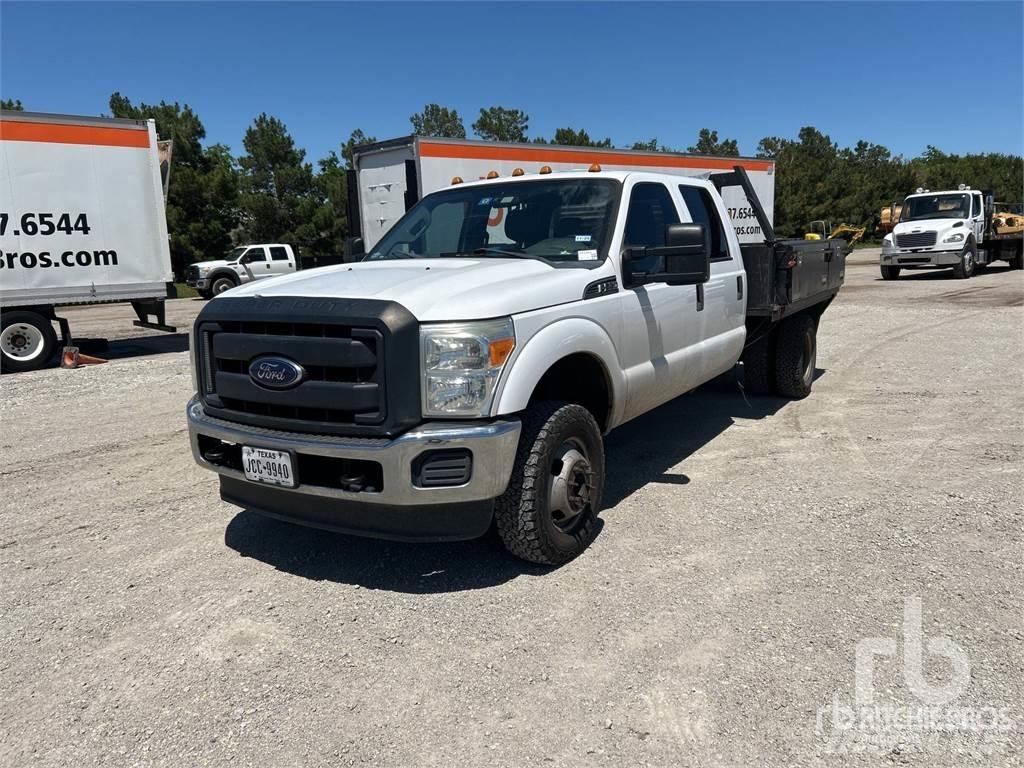 Ford F-350 Вантажівки-платформи/бокове розвантаження