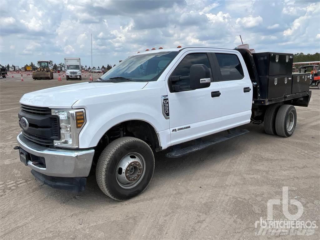 Ford F-350 Вантажівки-платформи/бокове розвантаження
