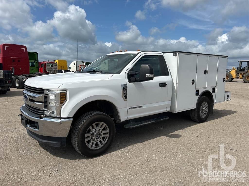 Ford F-350 Комунальні автомобілі / автомобілі загального призначення