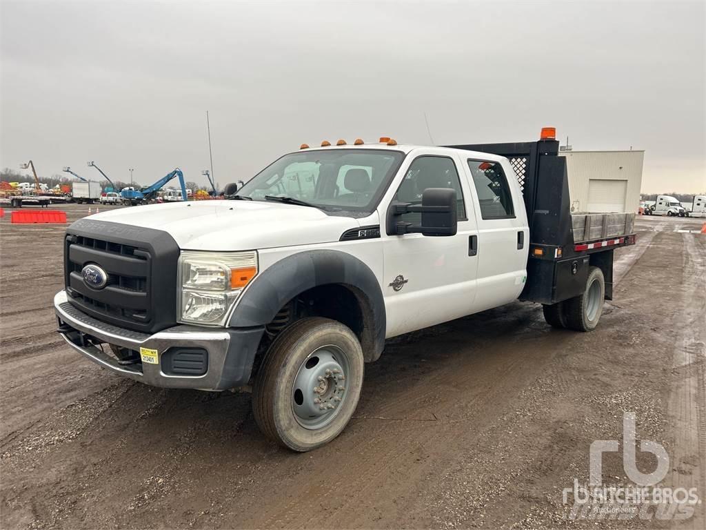 Ford F-550 Вантажівки-платформи/бокове розвантаження