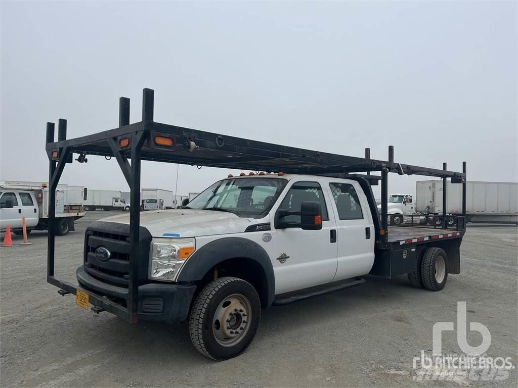 Ford F-550 Вантажівки-платформи/бокове розвантаження