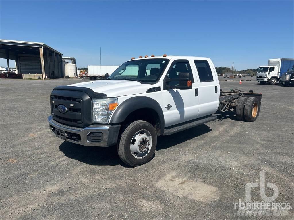 Ford F-550 Вантажівки-платформи/бокове розвантаження
