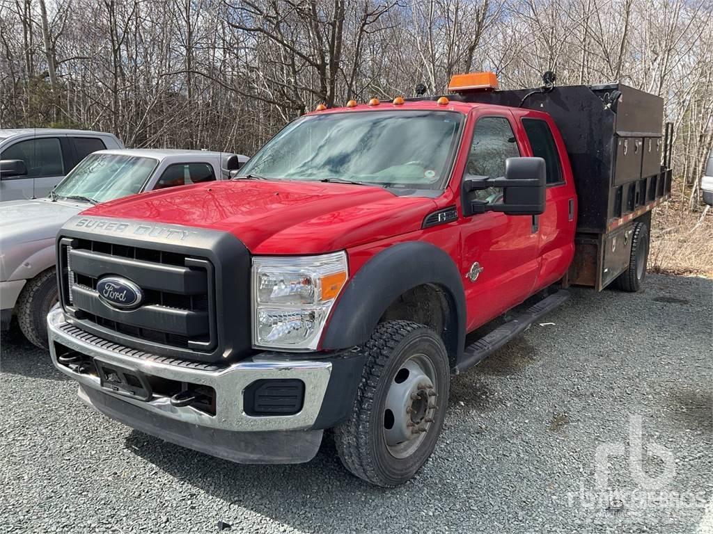 Ford F-550 Вантажівки-платформи/бокове розвантаження