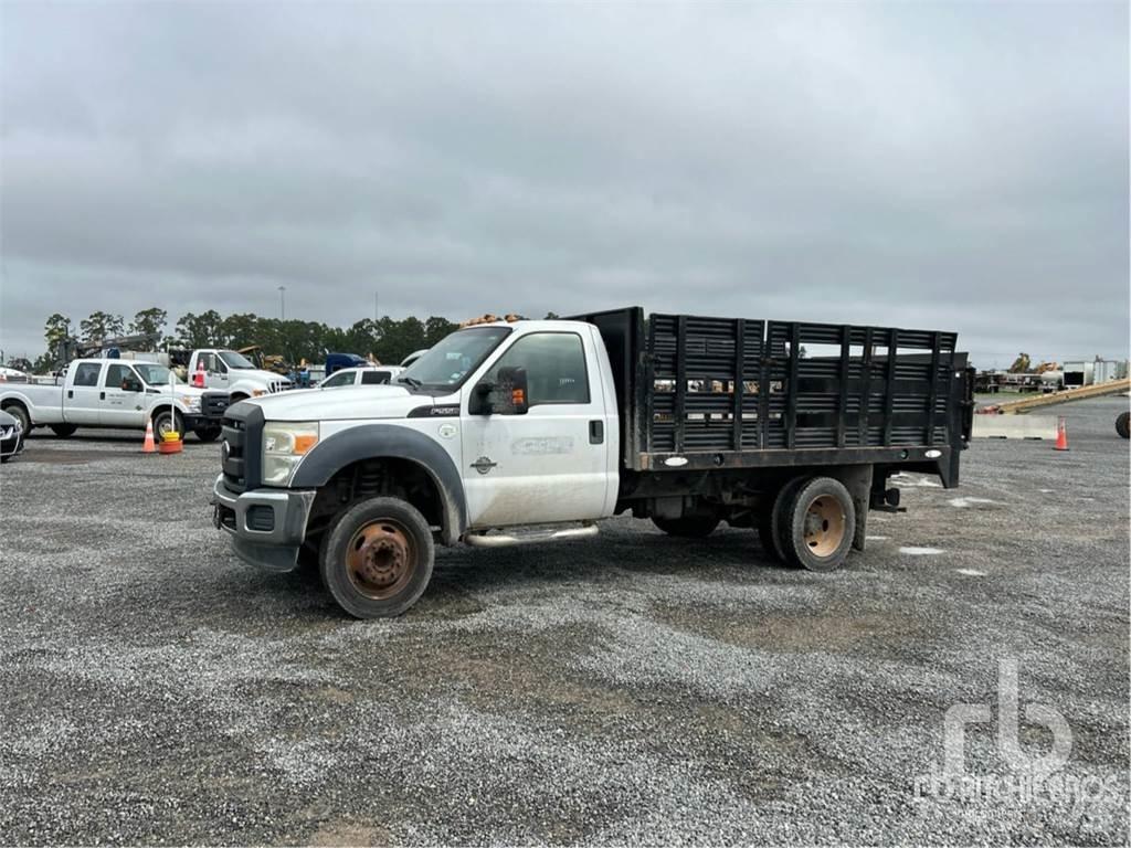 Ford F-550 Вантажівки-платформи/бокове розвантаження