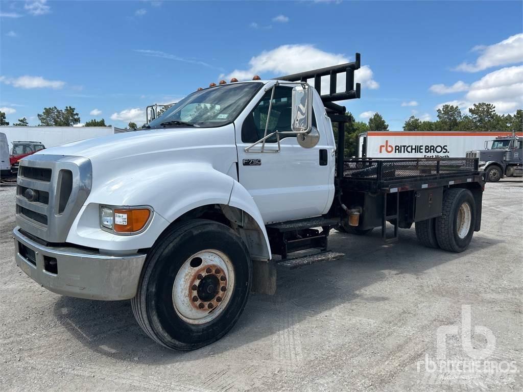 Ford F-750 Вантажівки-платформи/бокове розвантаження