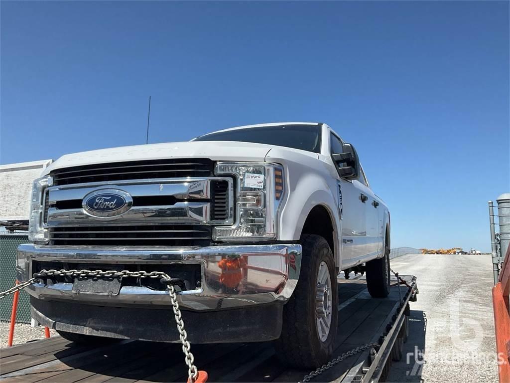 Ford F250 XLT Пікапи / Бічне розвантаження