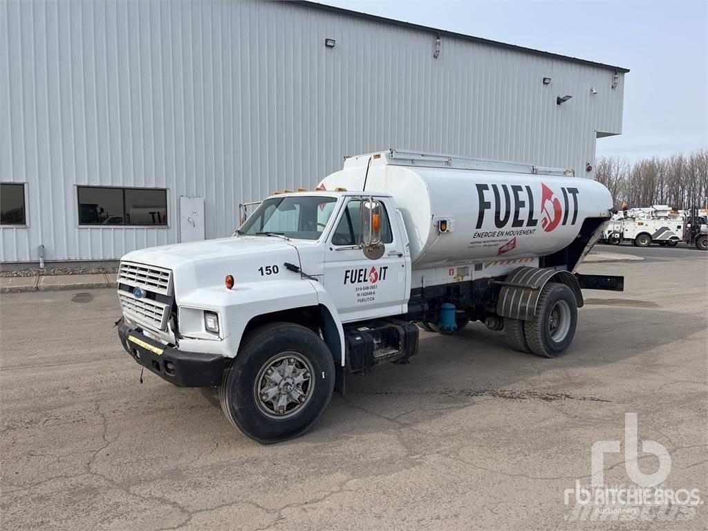 Ford F600 Вантажівки-цистерни