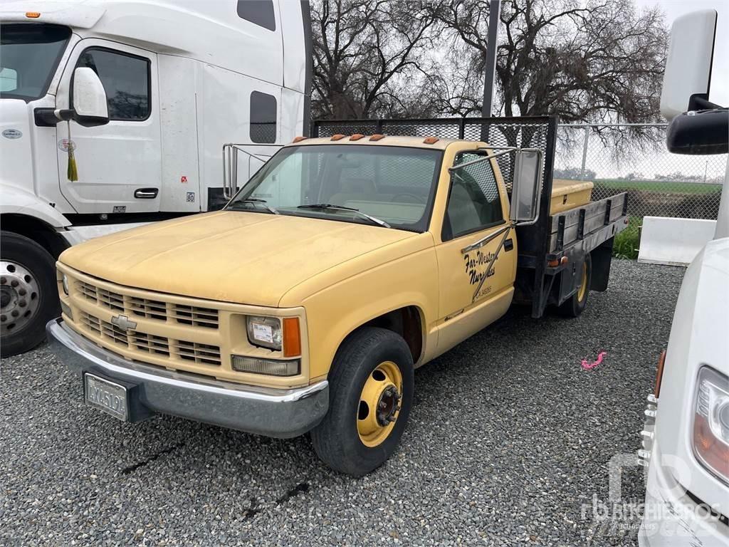 Ford F700 Вантажівки-платформи/бокове розвантаження