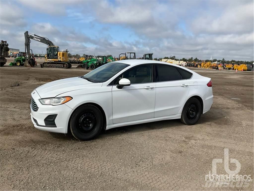 Ford FUSION Автомобілі