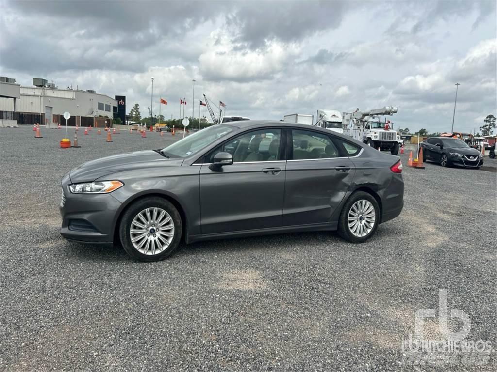 Ford FUSION Автомобілі