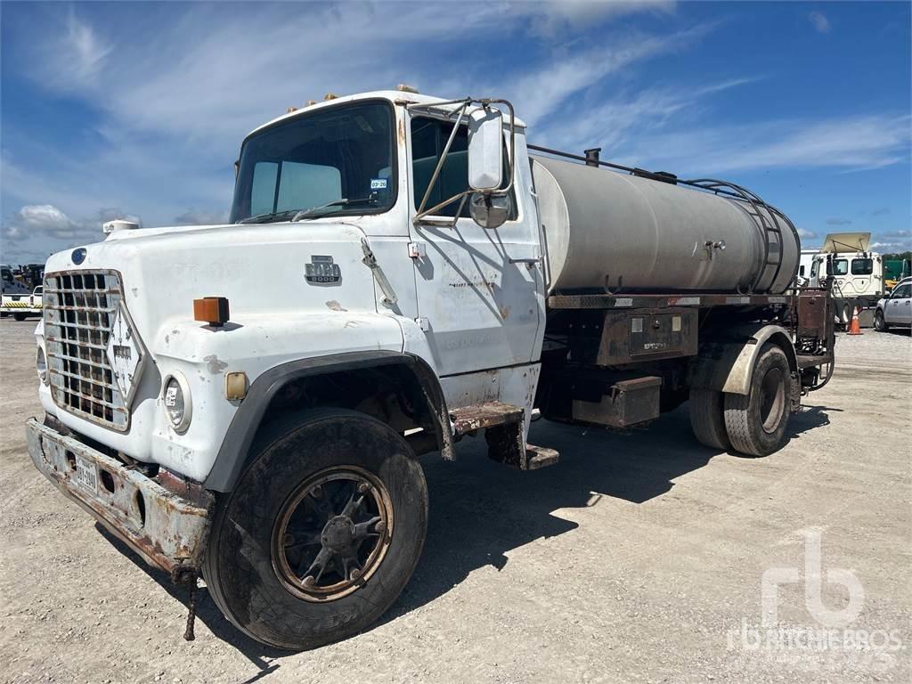 Ford LN8000 Автогудронатори