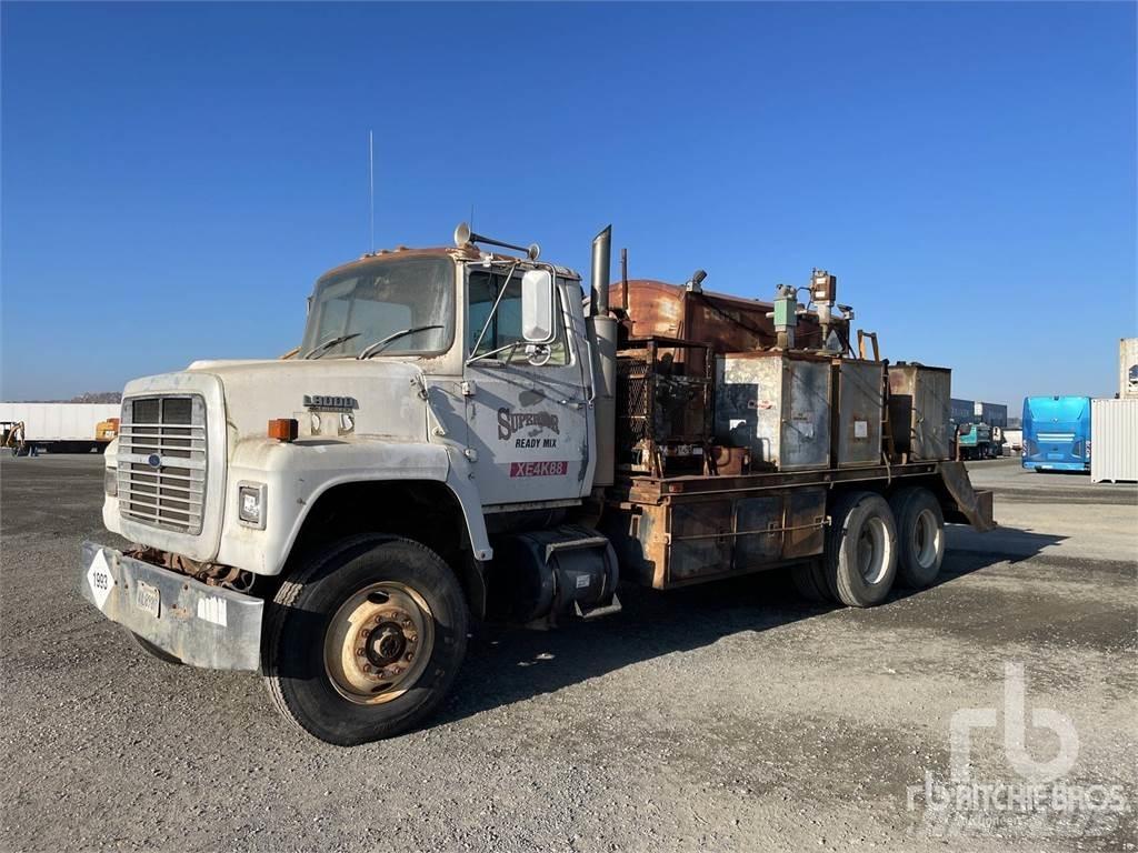 Ford LNT8000 Вантажівки-цистерни