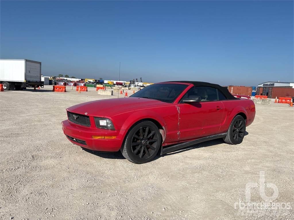 Ford MUSTANG Автомобілі
