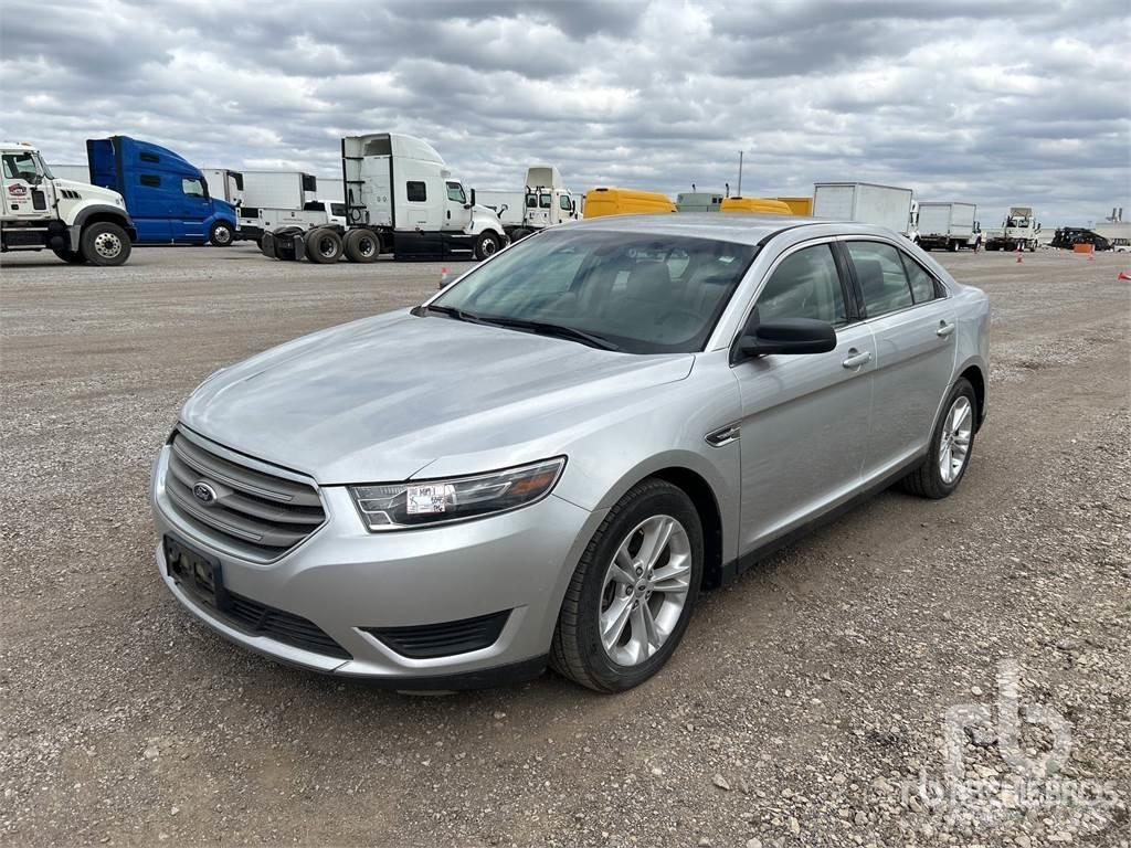Ford TAURUS Автомобілі