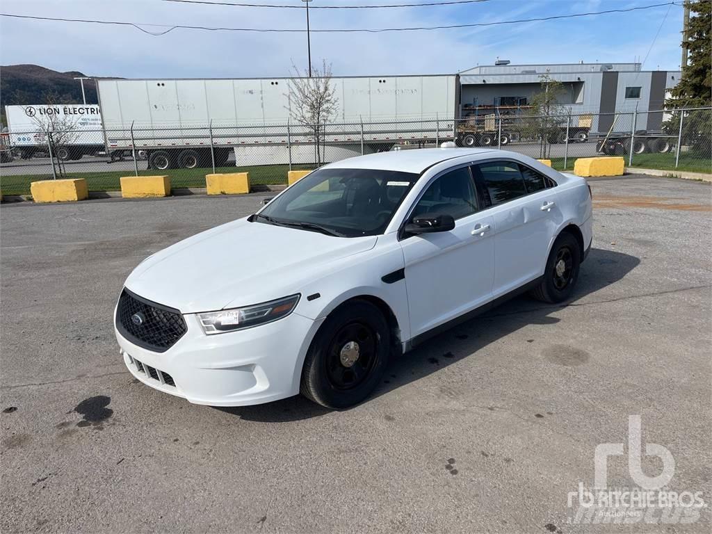 Ford TAURUS Автомобілі