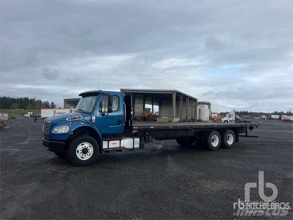 Freightliner M2 Вантажівки-платформи/бокове розвантаження