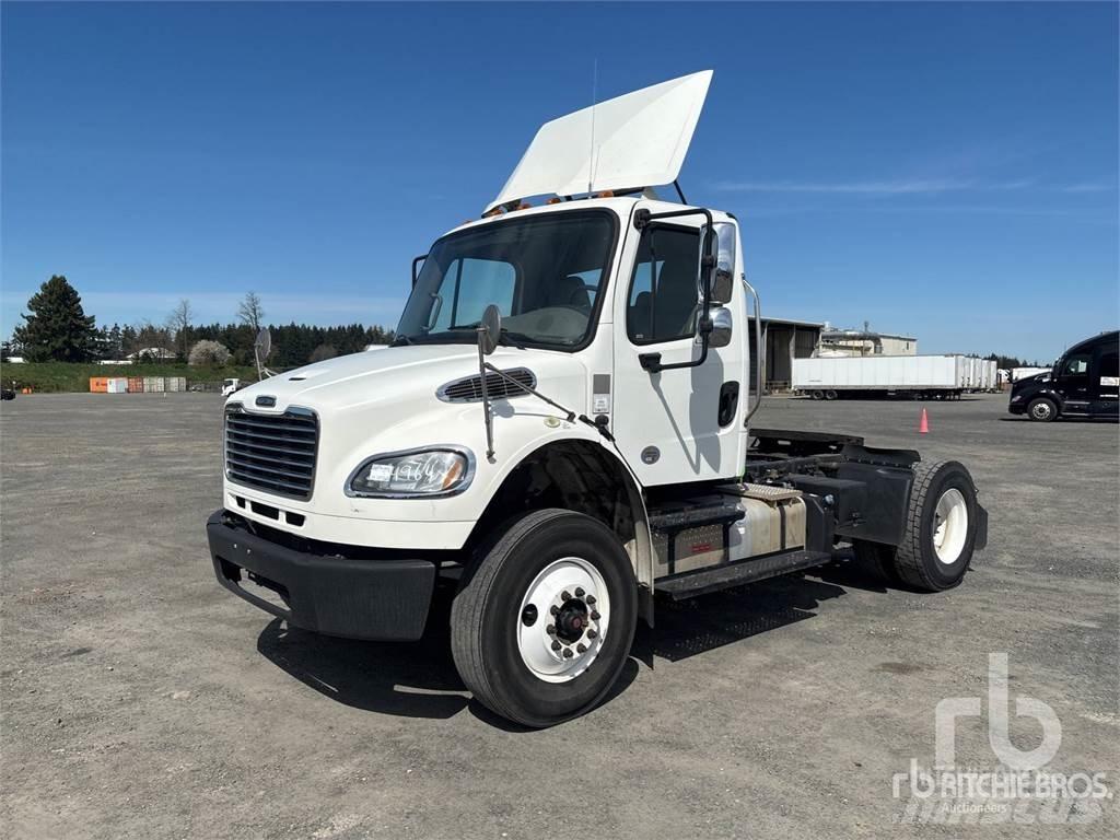Freightliner M2 Тягачі