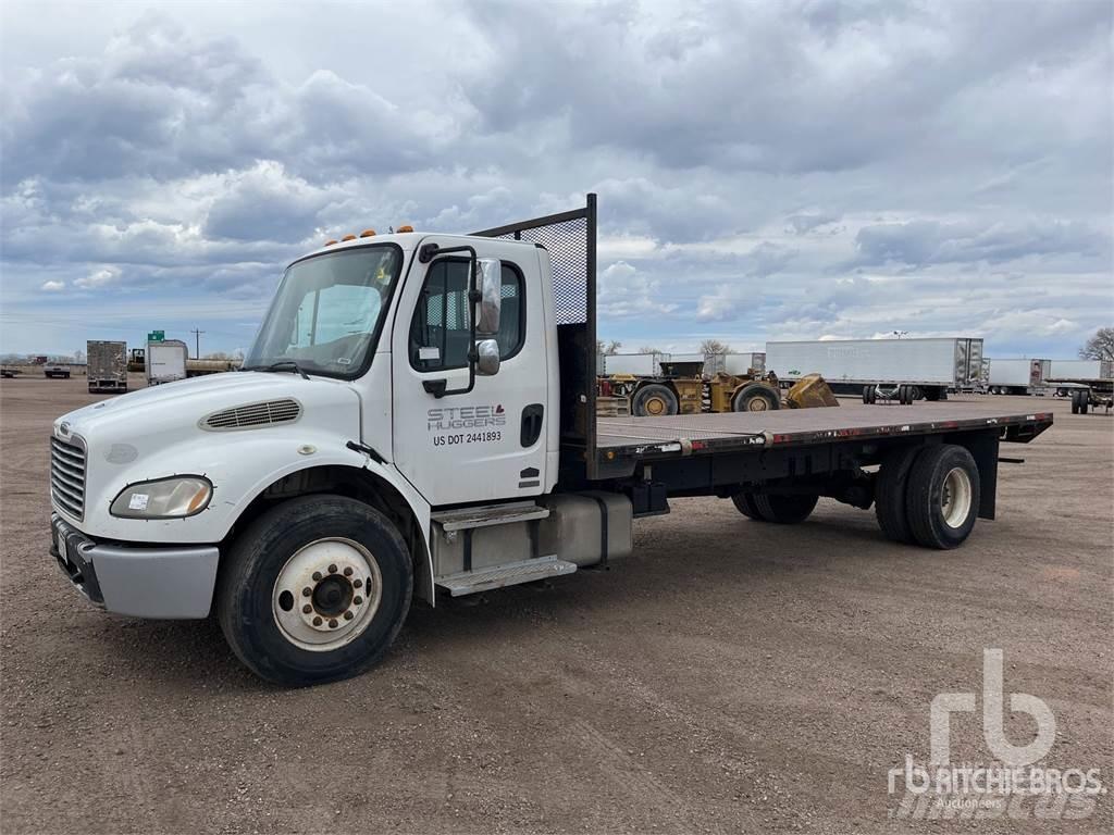 Freightliner M2 Вантажівки-платформи/бокове розвантаження