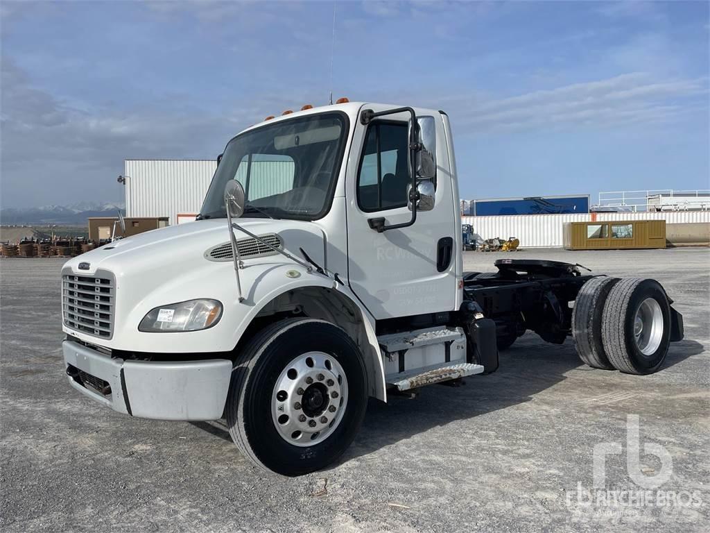 Freightliner M2 Тягачі