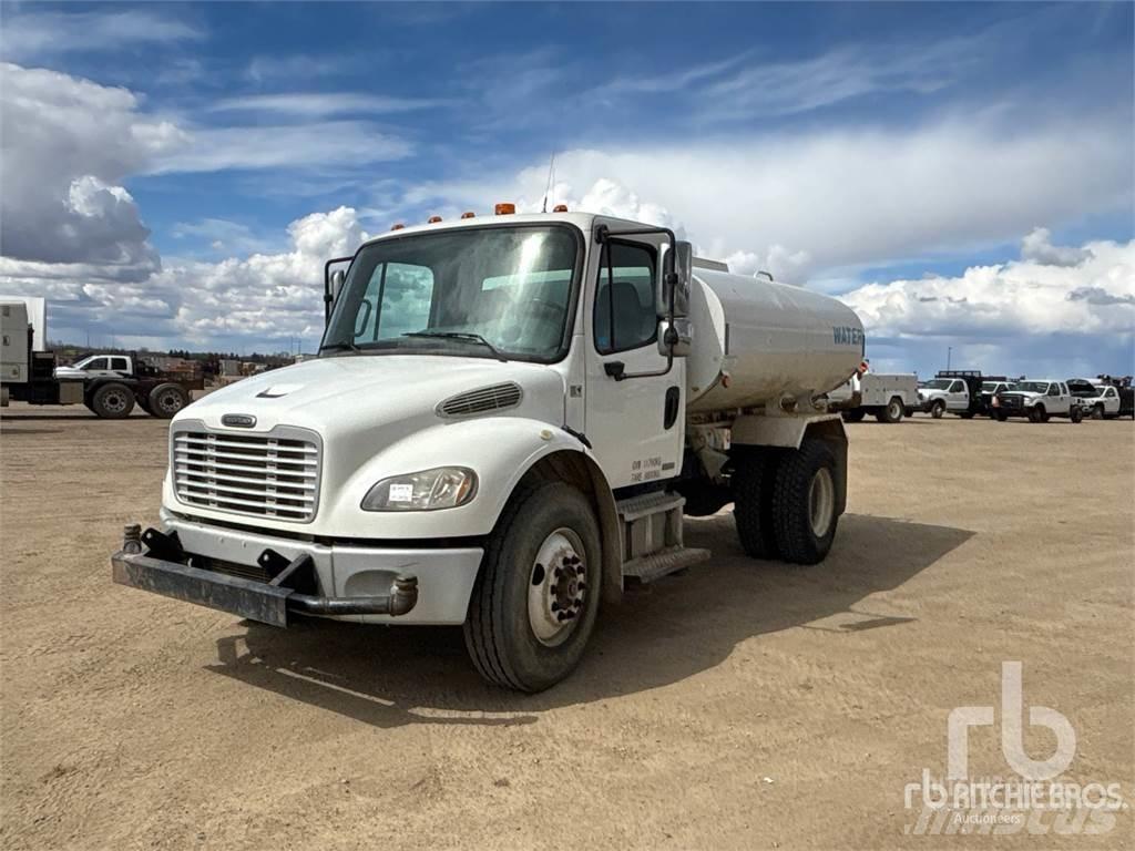Freightliner M2 Поливальні машини