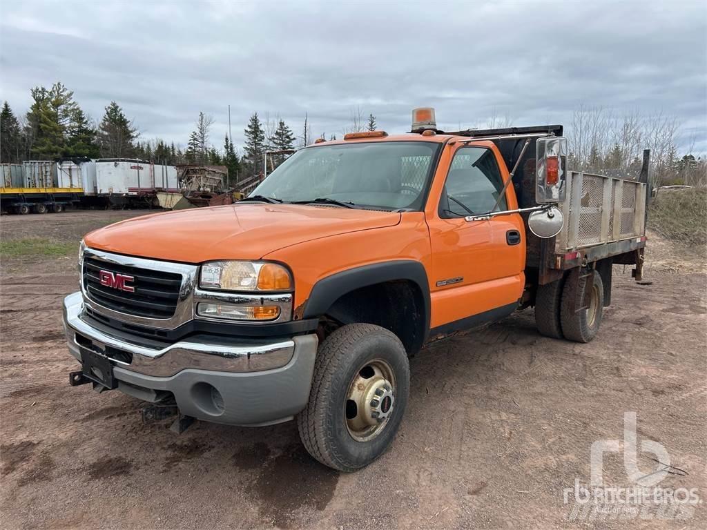 GMC 3500 Вантажівки-платформи/бокове розвантаження
