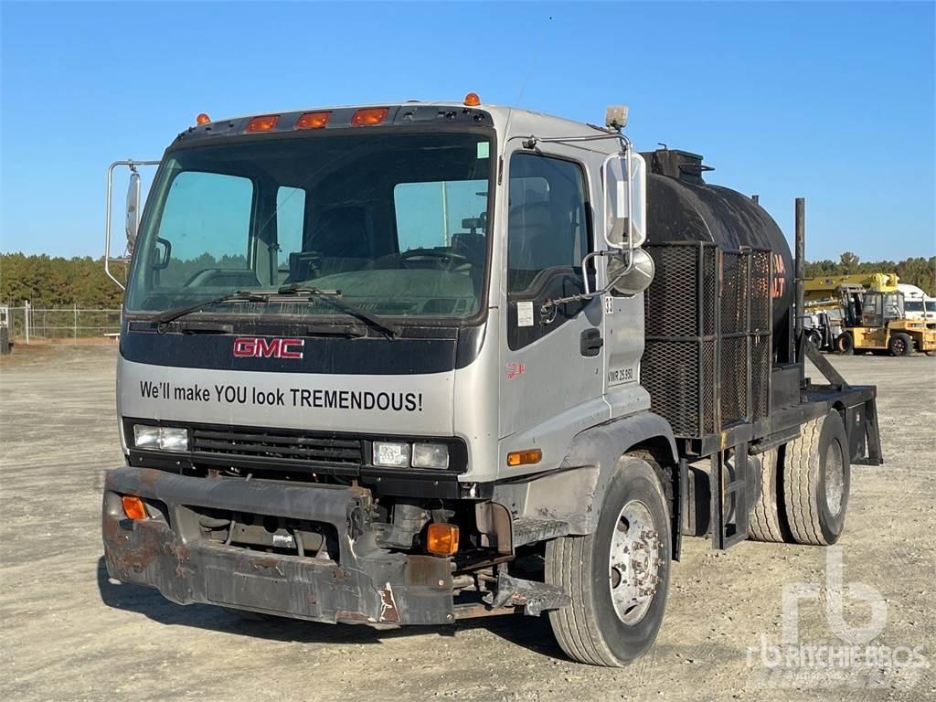 GMC T7500 Автогудронатори