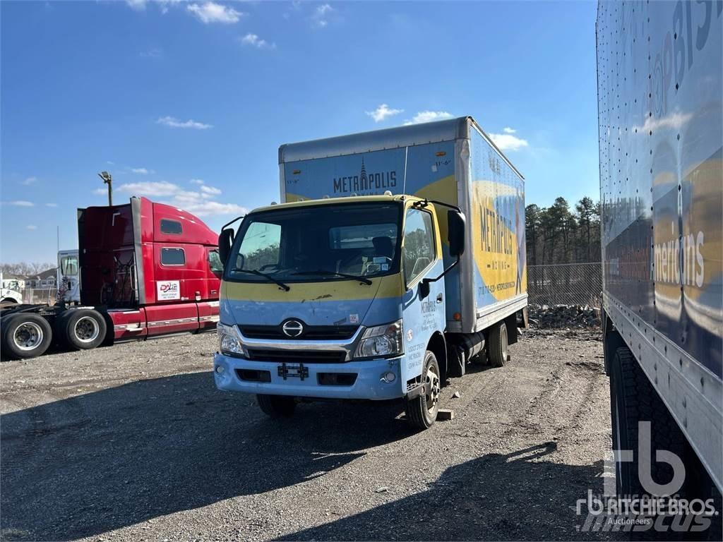 Hino 155 Панельні фургони