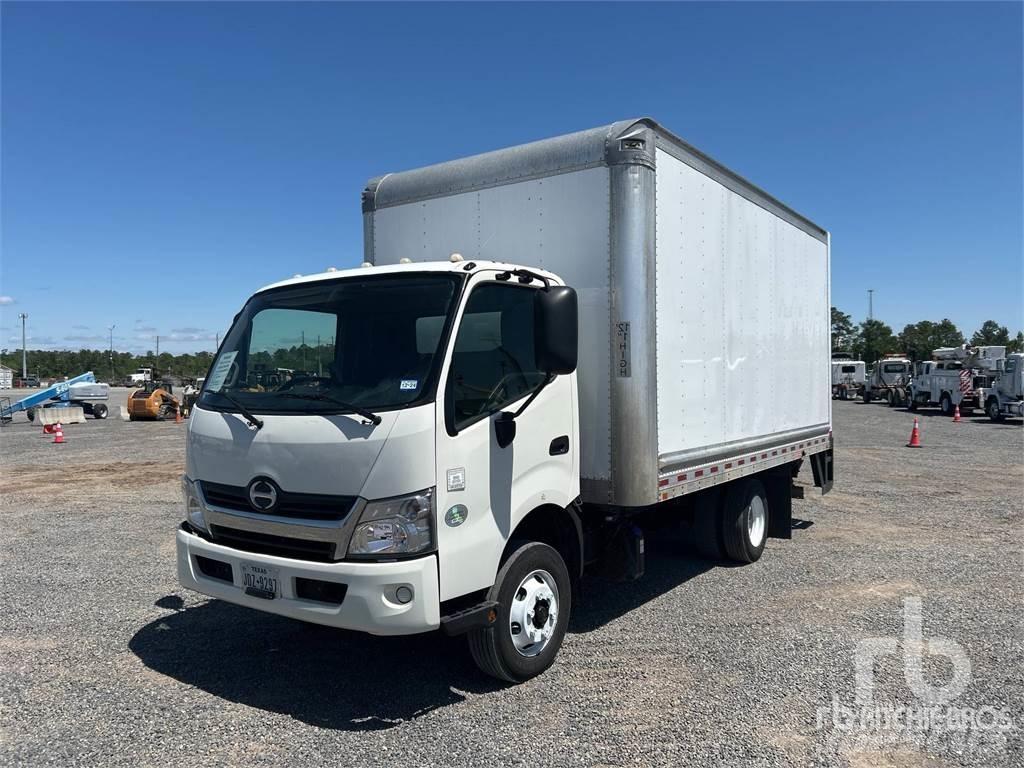 Hino 155 Панельні фургони