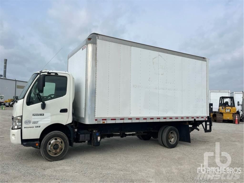 Hino 155 Панельні фургони