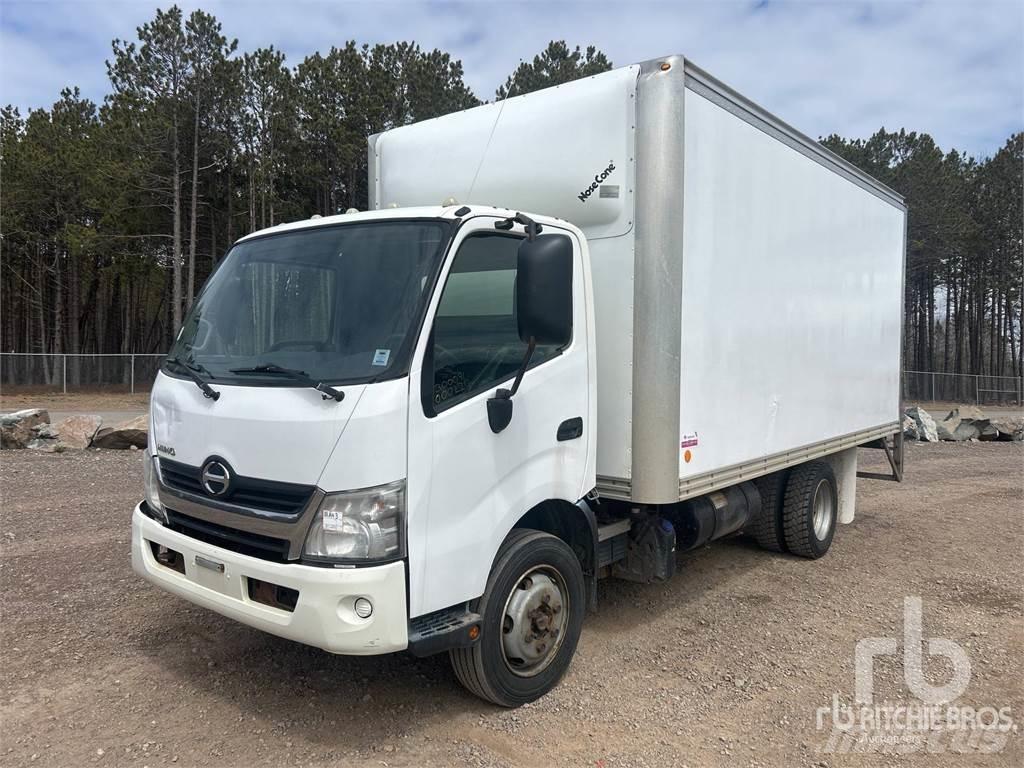 Hino 165 Панельні фургони