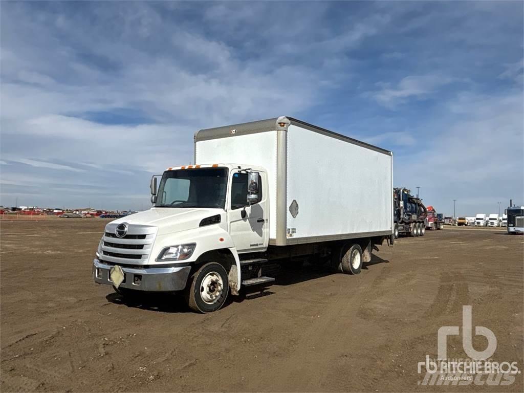 Hino 258 Панельні фургони