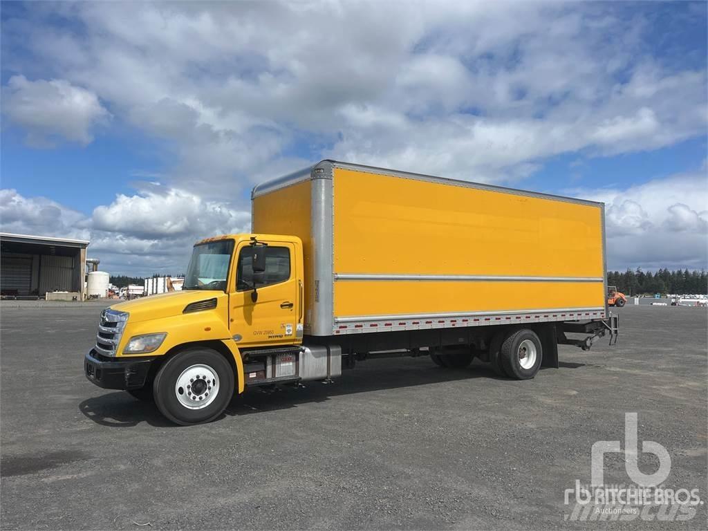 Hino 268 Панельні фургони